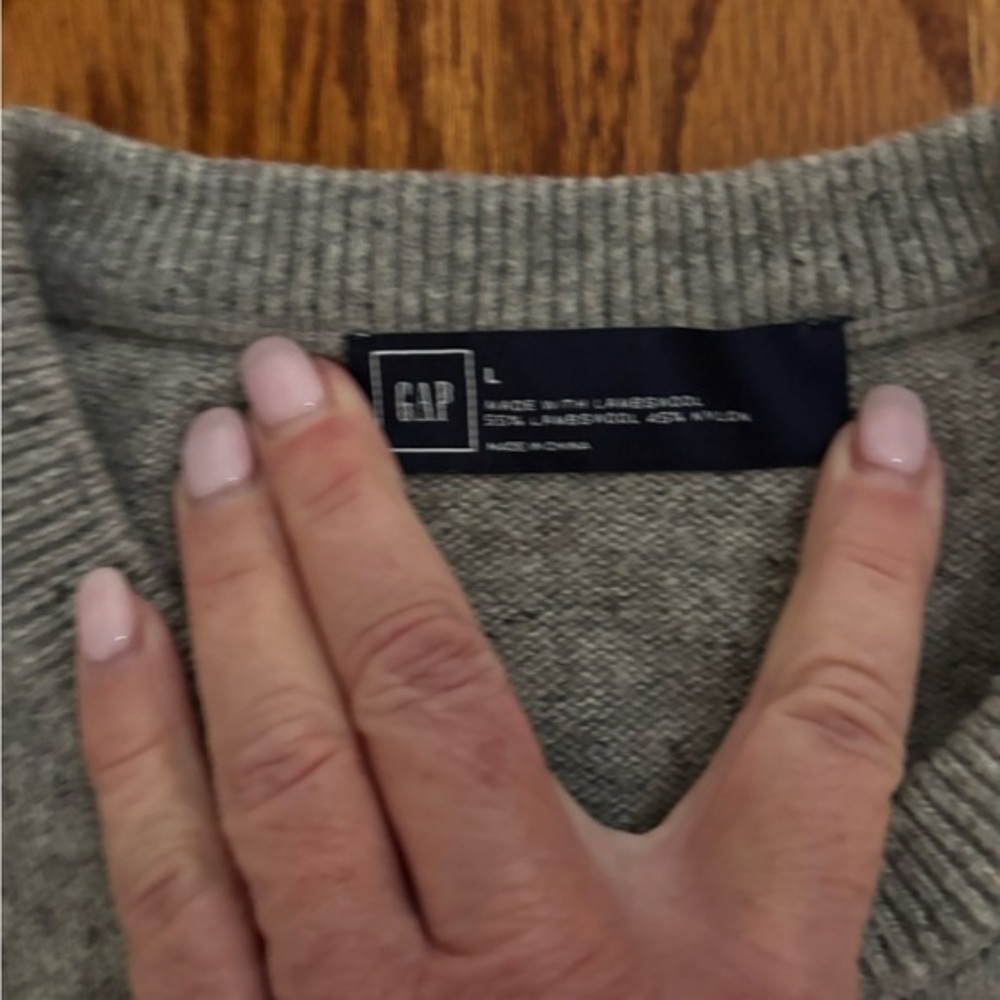 GAP Gray Crewneck Sweater Cabin Fever - Large